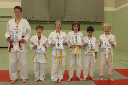 Von links: Lukas Rump, Philipp Rump, Monique Hassler, Lennard Lohmann, Louis Lohmann, Ralf Lübbehüsen. Es fehlt Sebastian Buchs