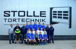 SVE Emstek D1-Jugend bedankt sich bei Firma Stolle